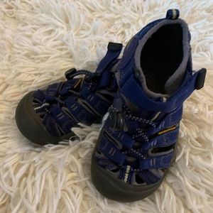 Keen sandals. Great condition.